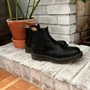 Dr Martens Chelsea Boots 2976